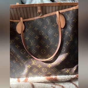 Louis Vuitton “Neverfull MM”